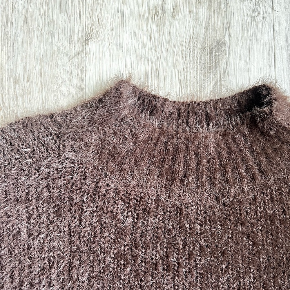 Cropped sweater - Picture 3 of 3